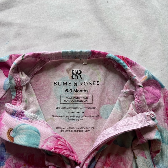 Bums & Roses - Picture 3 of 3